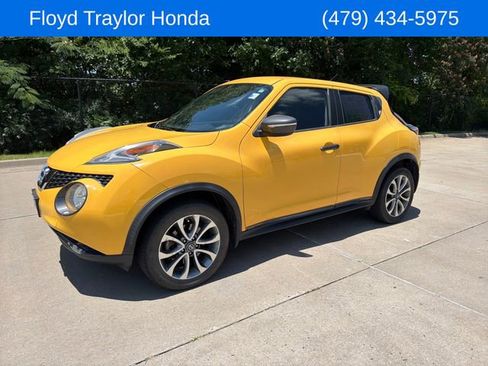 Used 2015 Nissan Juke S FWD image 1
