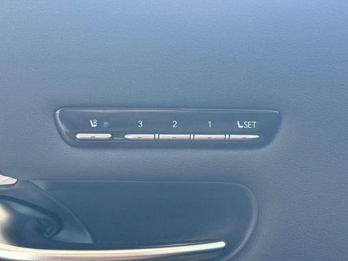 Used 2023 Lexus LS 500 F Sport w/ Accessory Package (Z2) image 18