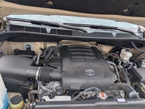 Used 2020 Toyota Tundra SR5 w/ SR5 Upgrade Package AWD/4WD image 27