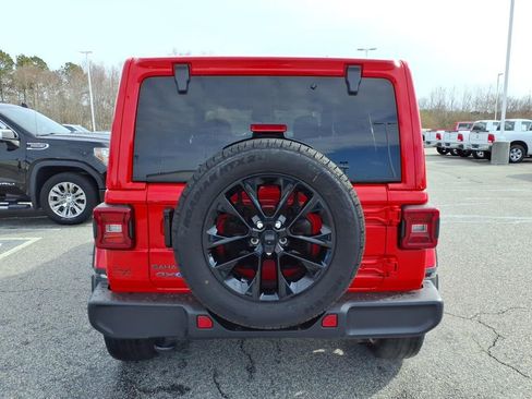 Used 2025 Jeep Wrangler Unlimited Sahara image 4