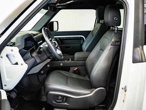Used 2023 Land Rover Defender 90 S image 20