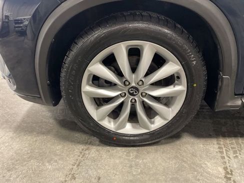 Used 2019 INFINITI QX50 Essential w/ Premium Heat Package image 10