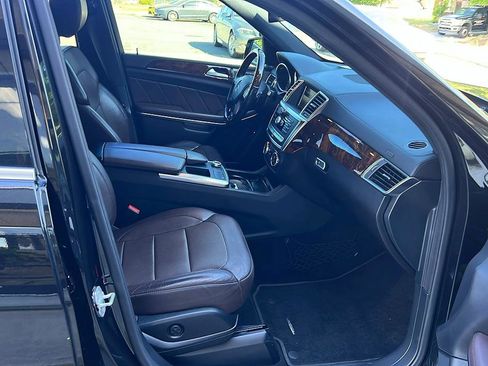 Used 2014 Mercedes-Benz GL 450 4MATIC w/ Appearance Package image 35