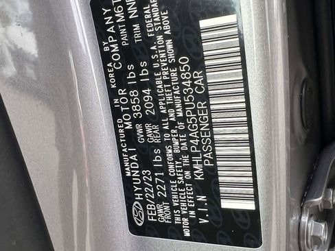 Used 2023 Hyundai Elantra Limited image 19