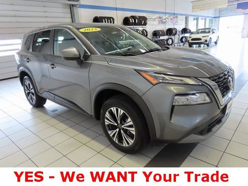 Used 2023 Nissan Rogue SV image 16