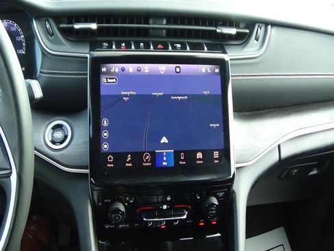 Used 2023 Jeep Grand Cherokee L Limited image 24