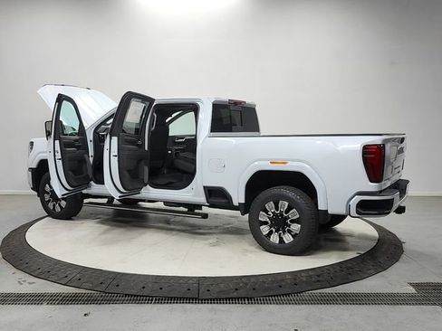 New 2026 GMC Sierra 2500 Denali w/ Denali Reserve Package AWD/4WD image 13