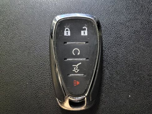 Used 2018 Chevrolet Equinox LT w/ Sun & Infotainment Package FWD image 32