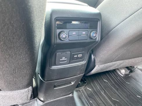 Certified 2023 GMC Acadia SLE w/ Driver Convenience Package FWD image 19