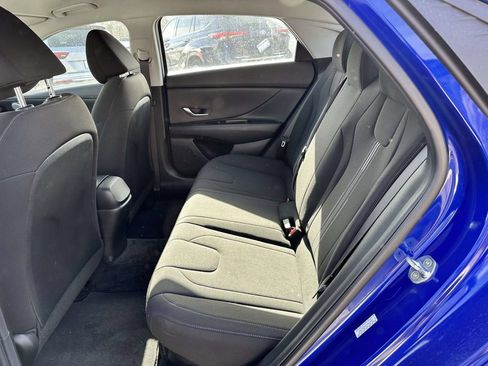 Used 2023 Hyundai Elantra Blue FWD image 12