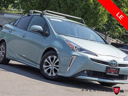 Used 2022 Toyota Prius LE AWD/4WD image 1