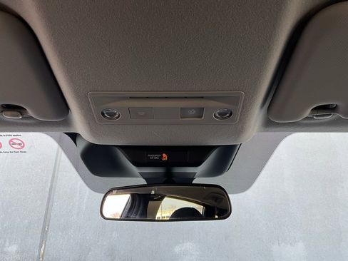 Used 2025 Nissan Kicks SV image 14