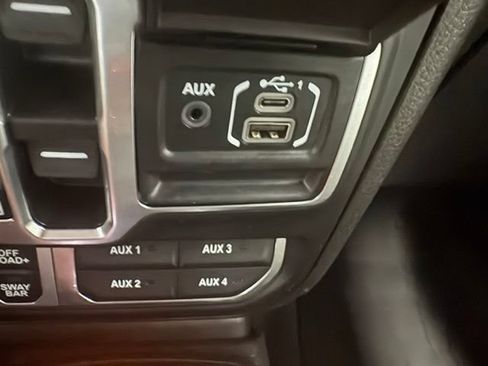 Used 2024 Jeep Wrangler Unlimited Rubicon w/ Technology Group AWD/4WD image 34