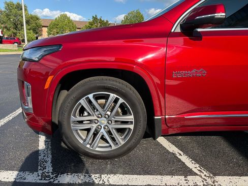 Used 2024 Chevrolet Traverse High Country w/ LPO, Floor Liner Package AWD/4WD image 29