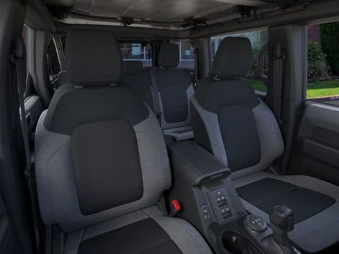 New 2025 Ford Bronco 4-Door AWD/4WD image 10