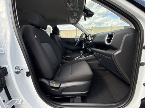 New 2026 Hyundai Venue SE FWD image 27