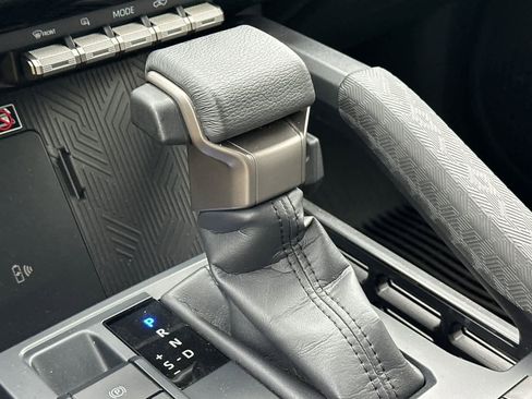 Used 2025 Toyota Tacoma SR5 w/ SR5 Upgrade Package image 20