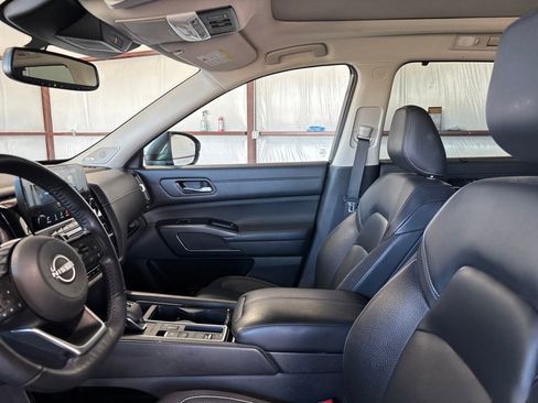 Used 2022 Nissan Pathfinder SL w/ SL Premium Package image 11