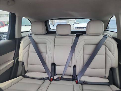 New 2025 Lincoln Nautilus Premier image 14