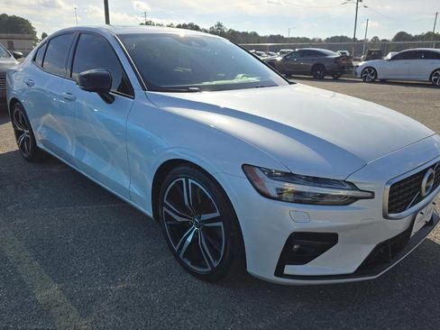 Used 2019 Volvo S60 T6 R-Design image 6