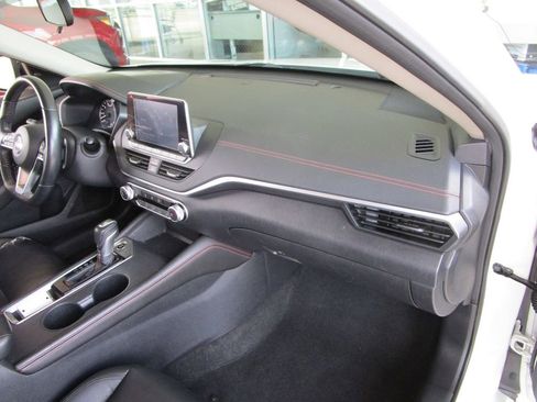 Used 2019 Nissan Altima 2.5 SR image 23