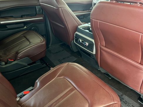 Used 2023 Ford Expedition Limited image 17