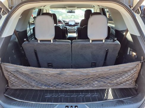 Certified 2022 Ford Explorer XLT w/ Equipment Group 202A AWD/4WD image 32