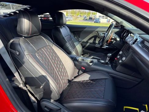 Used 2016 Ford Mustang Coupe RWD image 9