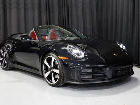 Certified 2025 Porsche 911 Carrera image 9