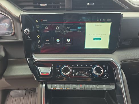 Used 2023 GMC Sierra 1500 Denali AWD/4WD image 19