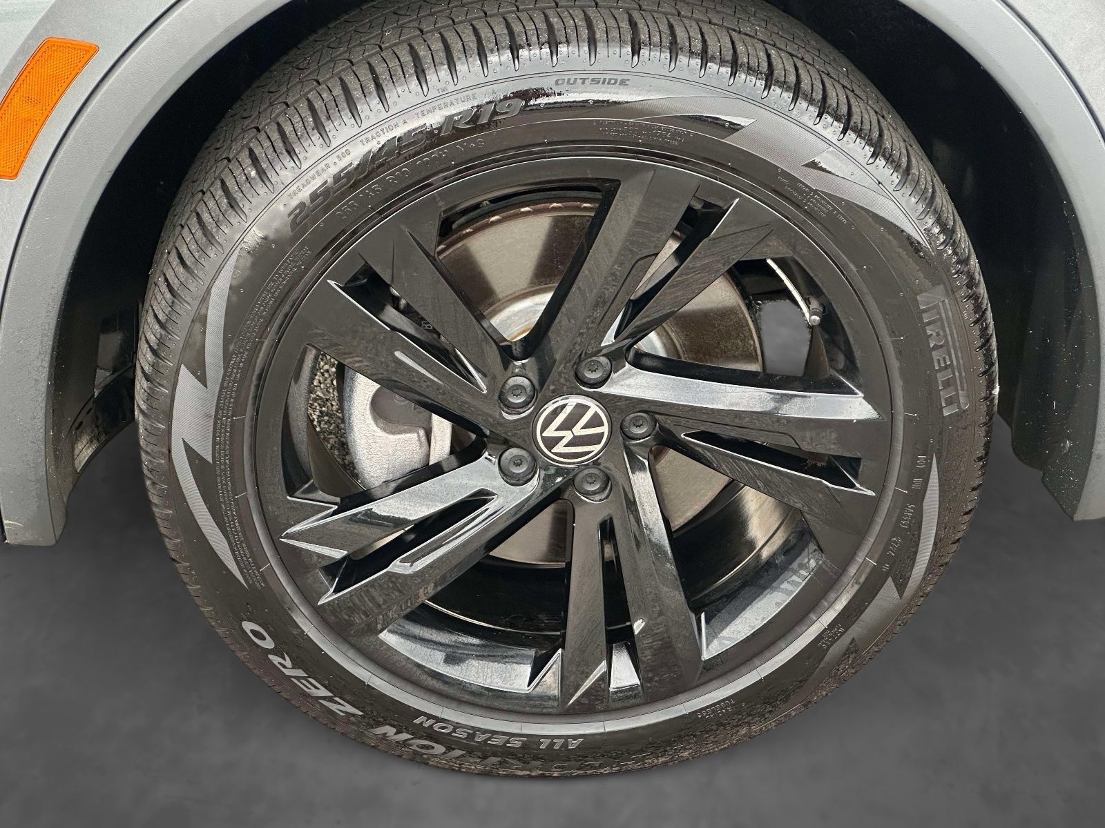 Certified 2024 Volkswagen Tiguan SE R-Line AWD/4WD image 7