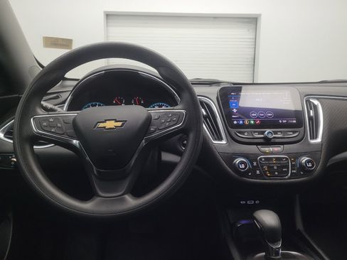 Used 2021 Chevrolet Malibu LT FWD image 22