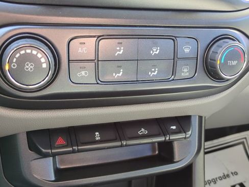 Used 2017 GMC Canyon 2WD Crew Cab w/ Convenience Package image 18