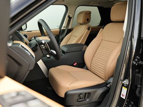 New 2026 Land Rover Discovery Limited Edition AWD/4WD image 31