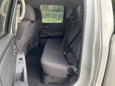 Used 2022 Nissan Frontier SV RWD image 12