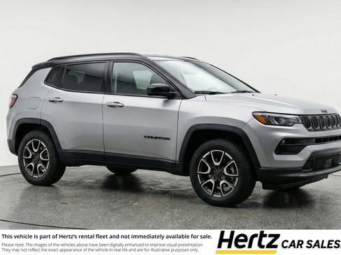 Used 2025 Jeep Compass Trailhawk image 1