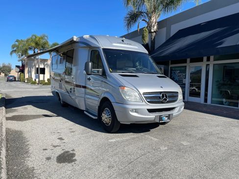 Used 2013 Mercedes-Benz Sprinter 3500 image 3
