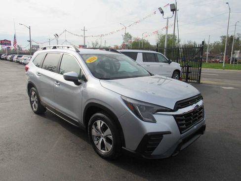 Used 2024 Subaru Ascent Premium w/ Convenience Package image 4