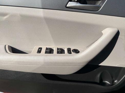 Used 2018 Hyundai Sonata SE FWD image 12