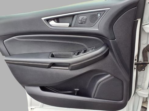 Used 2022 Ford Edge Titanium image 17