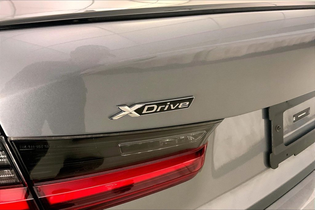 Certified 2024 BMW 330e xDrive w/ Premium Package AWD/4WD image 7