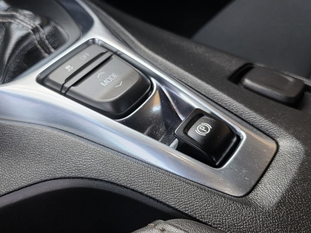 Used 2023 Chevrolet Camaro LT RWD image 19