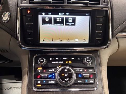 Used 2017 Lincoln Continental Reserve w/ Luxury Package AWD/4WD image 3