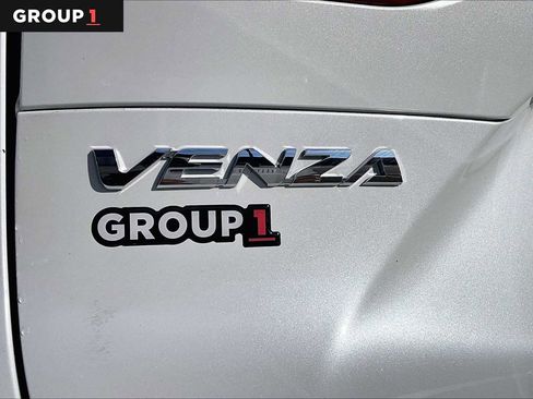 Used 2024 Toyota Venza LE image 31