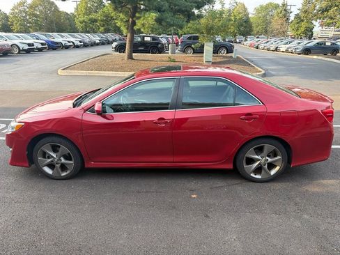 Used 2012 Toyota Camry SE FWD image 3