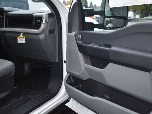 New 2026 Ford F350 XL w/ XL Chrome Package image 11