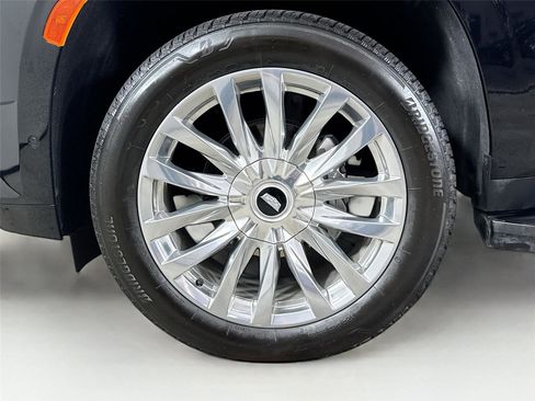 Used 2024 Cadillac Escalade ESV Premium Luxury image 29