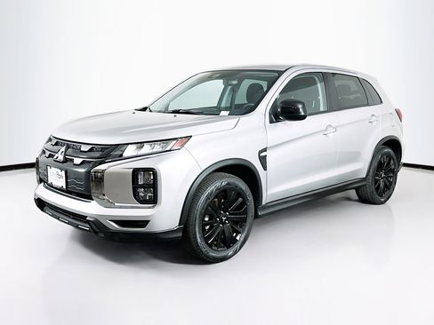 Used 2025 Mitsubishi Outlander Sport LE image 3