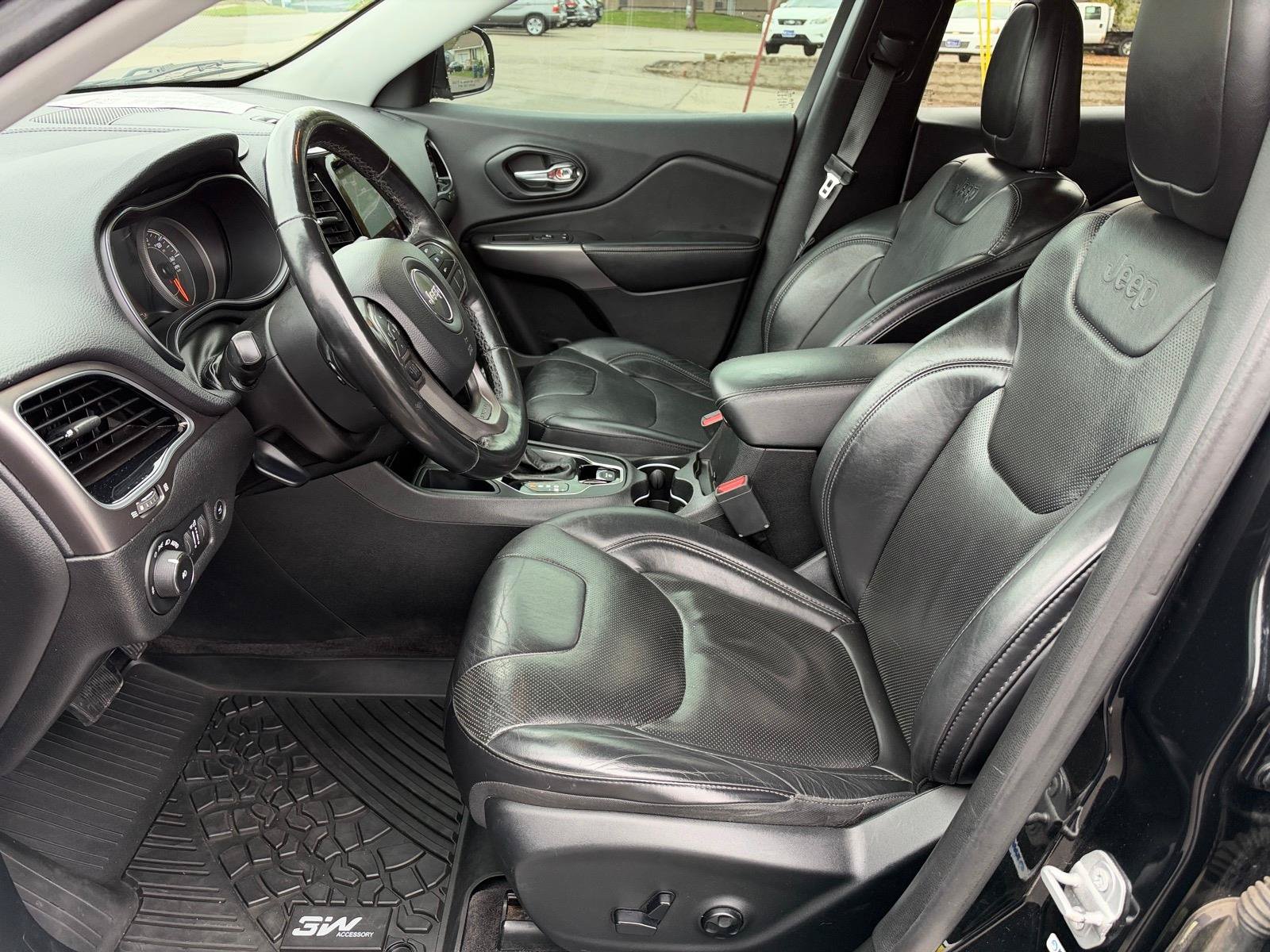 Used 2019 Jeep Cherokee Limited FWD image 7