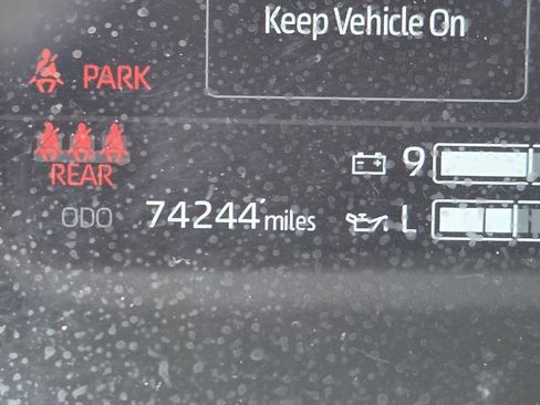 Used 2024 Toyota Tundra Platinum AWD/4WD image 27